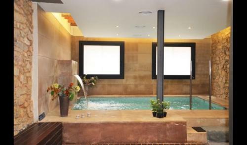 Villa In La Llacuna Sleeps 2 With Pool