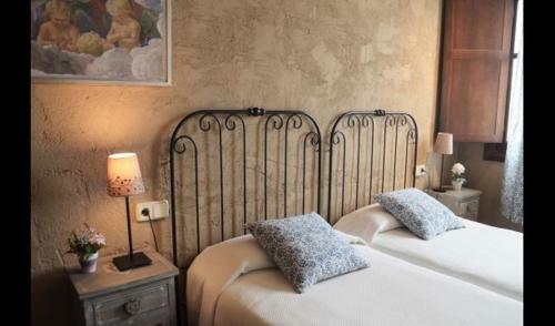 La Llacuna Villa Sleeps 4 With Pool