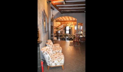 La Llacuna Villa Sleeps 4 With Pool