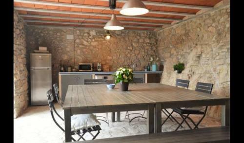 La Llacuna Villa Sleeps 5 With Pool