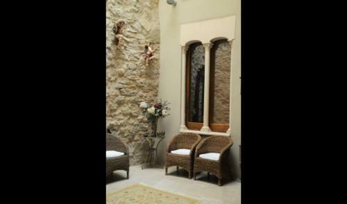 La Llacuna Villa Sleeps 32 With Pool