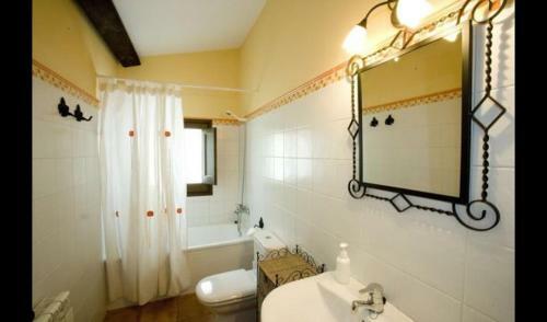 La Pobla de Lillet Villa Sleeps 13 With Pool