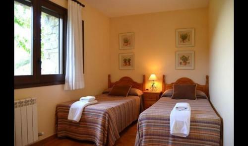 La Pobla de Lillet Villa Sleeps 13 With Pool