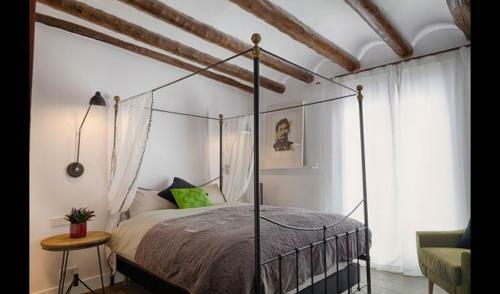 Las Bordas Villa Sleeps 18 With Pool