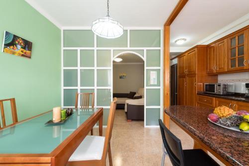 Nice 3-bedroom Flat Near Las Canteras Beach