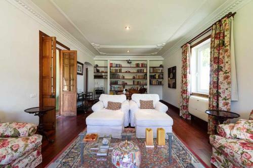 Amplia Villa de Lujo Con Piscina Climatizada
