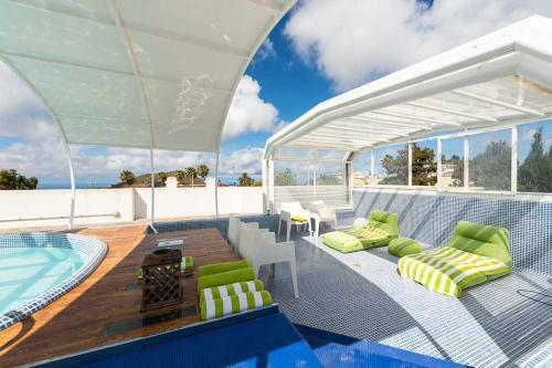 Amplia Villa de Lujo Con Piscina Climatizada