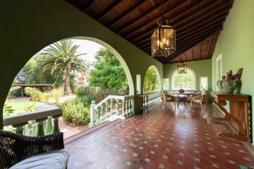 Amplia Villa de Lujo Con Piscina Climatizada