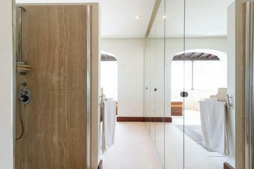 Amplia Villa de Lujo Con Piscina Climatizada