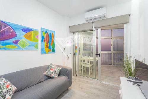 First Line New Apartment In Las Canteras