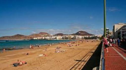 First Line New Apartment In Las Canteras