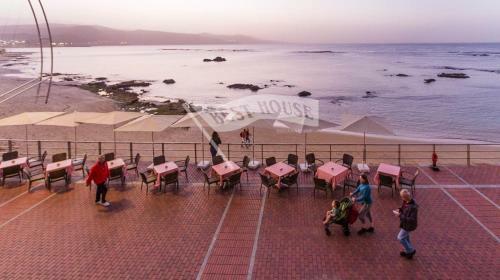 First Line New Apartment In Las Canteras