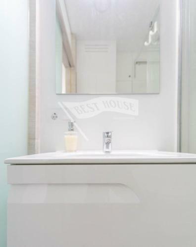 First Line New Apartment In Las Canteras