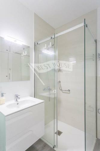 First Line New Apartment In Las Canteras