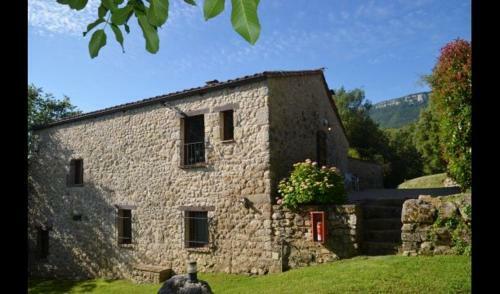 Les Planes D'hostoles Villa Sleeps 14 With Pool