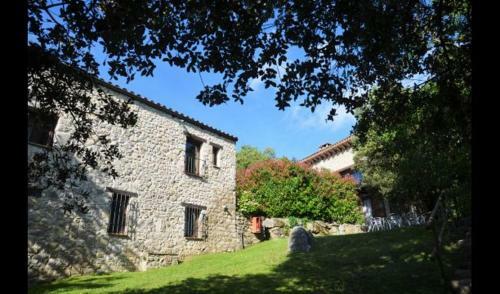 Les Planes D'hostoles Villa Sleeps 14 With Pool