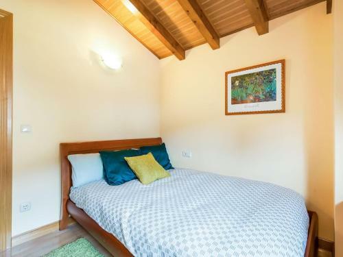 Inviting Holiday Home In Leitza With Jacuzzi