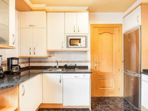 Inviting Holiday Home In Leitza With Jacuzzi