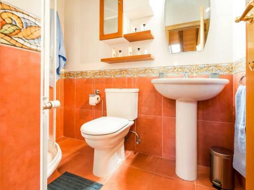 Inviting Holiday Home In Leitza With Jacuzzi