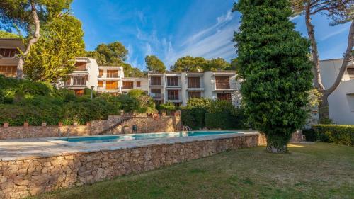 Llafranc Apartment Sleeps 4 With Pool