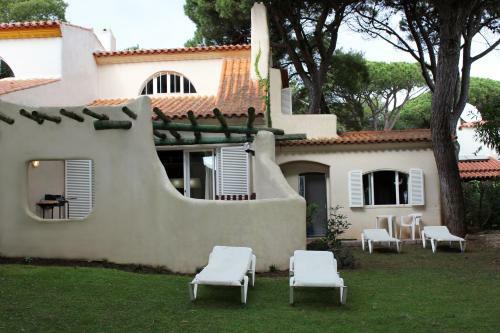 Cozy Golf Villa In Cascais