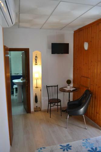 Hostal Alcamim Guesthouse