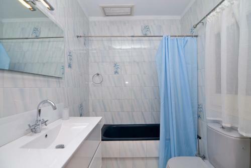 Lloret De Mar Villa Sleeps 15 Pool