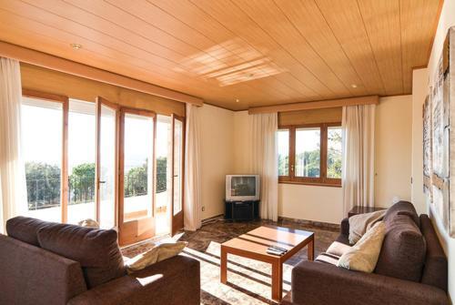 Lloret De Mar Villa Sleeps 15 Pool