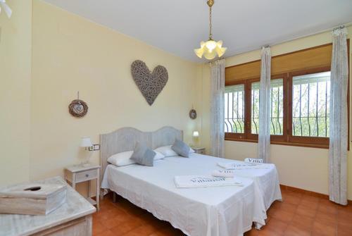 Lloret De Mar Villa Sleeps 15 Pool