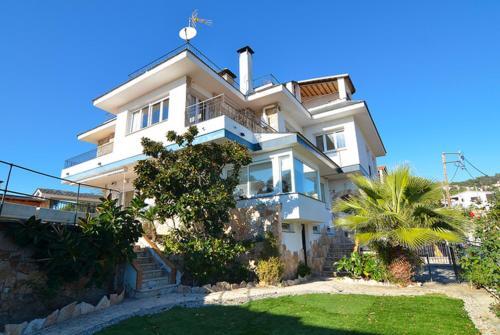 Lloret De Mar Villa Sleeps 15 Pool