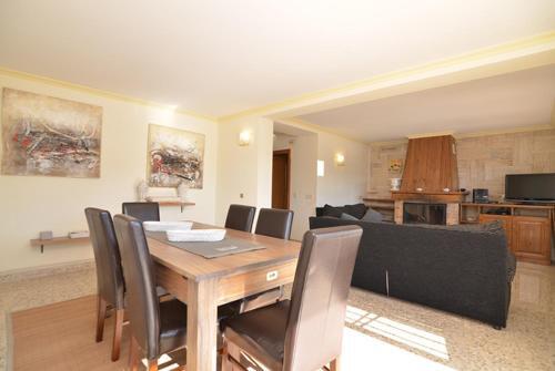 Lloret De Mar Villa Sleeps 15 Pool