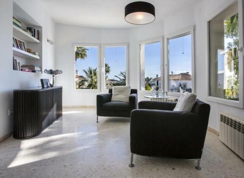 Lleus Villa Sleeps 6 Pool Air Con Wifi