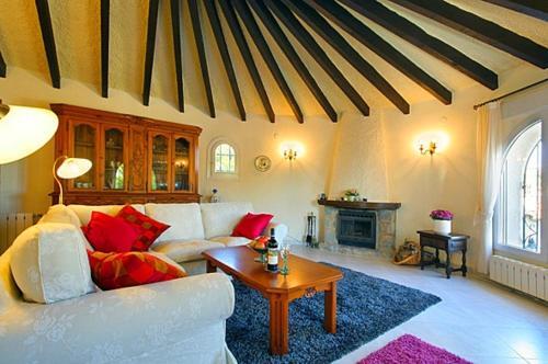 Lleus Villa Sleeps 6 Pool Wifi