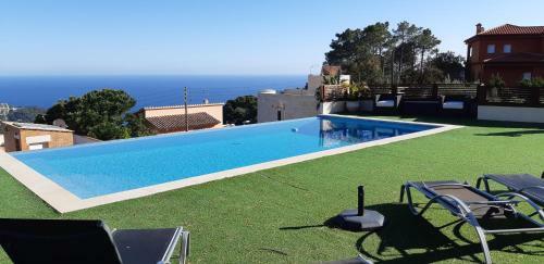 Lloret de Mar Villa Sleeps 7 Pool Wifi