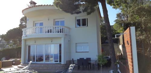 Lloret de Mar Villa Sleeps 7 Pool Wifi
