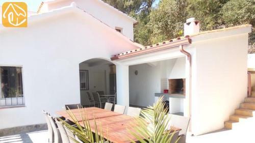 Lloret de Mar Villa Sleeps 17 Pool Wifi