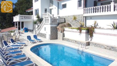 Lloret de Mar Villa Sleeps 17 Pool Wifi