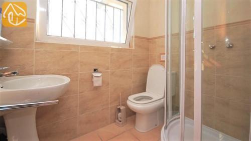 Lloret de Mar Villa Sleeps 17 Pool Wifi