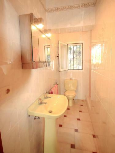 Lleus Villa Sleeps 8 With Pool And Wifi