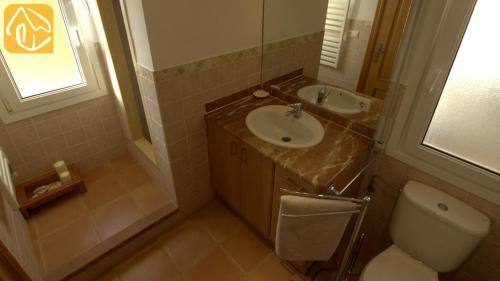 Lloret de Mar Villa Sleeps 10 Pool Wifi
