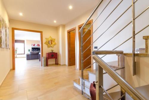 Lloret de Mar Villa Sleeps 10 Pool Wifi