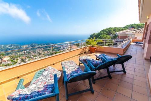 Lloret de Mar Villa Sleeps 10 Pool Wifi