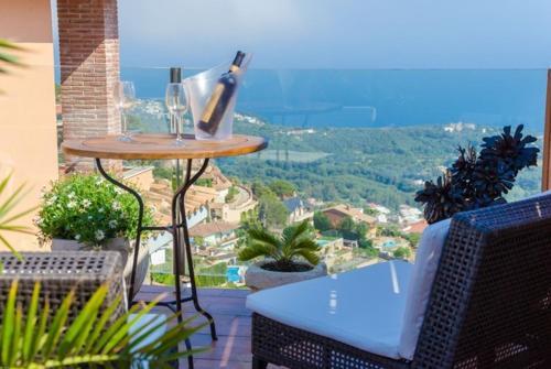 Lloret de Mar Villa Sleeps 10 Pool Wifi