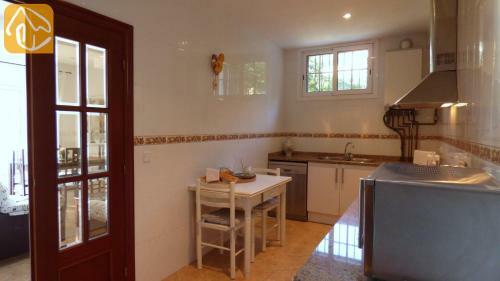 Lloret de Mar Villa Sleeps 4 Pool Wifi