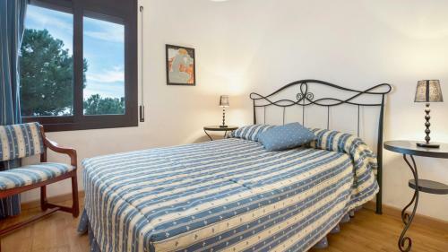 Villa In Lloret de Mar Sleeps 10 With Pool