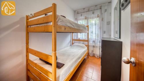 Lloret de Mar Villa Sleeps 12 Pool Wifi