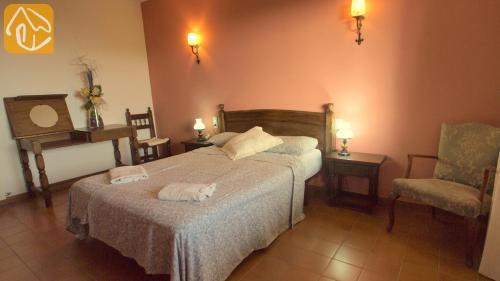 Lloret de Mar Villa Sleeps 8 Pool Wifi