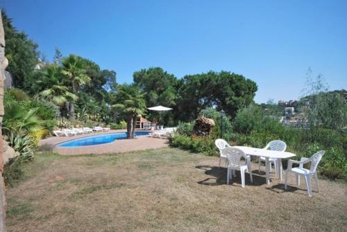 Lloret de Mar Villa Sleeps 10 Pool Wifi