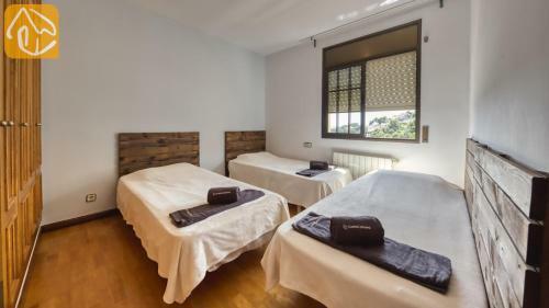 Lloret de Mar Villa Sleeps 12 Pool Wifi