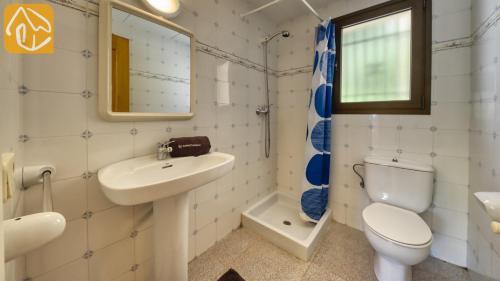 Lloret de Mar Villa Sleeps 12 Pool Wifi